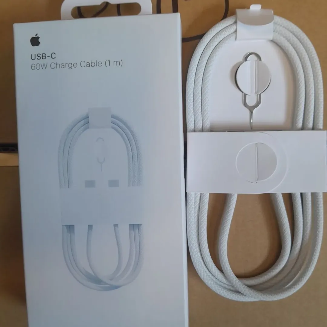 کابل ایفون ۱۶