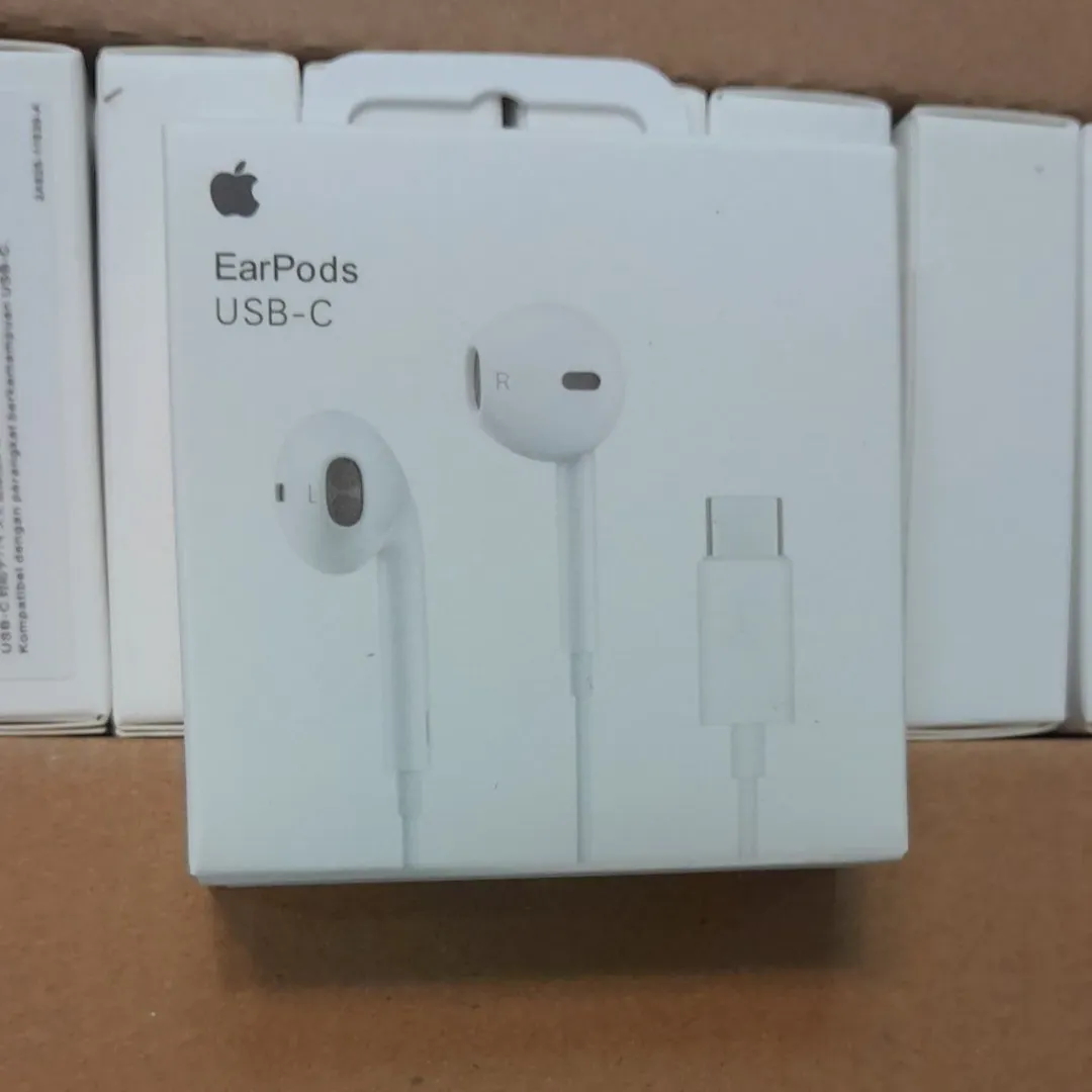 هنذفری ایفون ۱۶ اصلی ۱ماه گارانتی